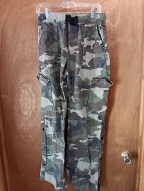 Fashion Nova Women's Camo Cargo Pants - Olive Green Camo